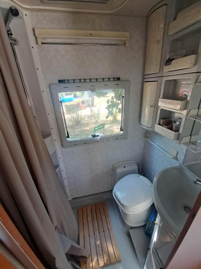 Camping Car A 3 Minutes Du Parc Pairi Daiza Hotell Brugelette Exteriör bild