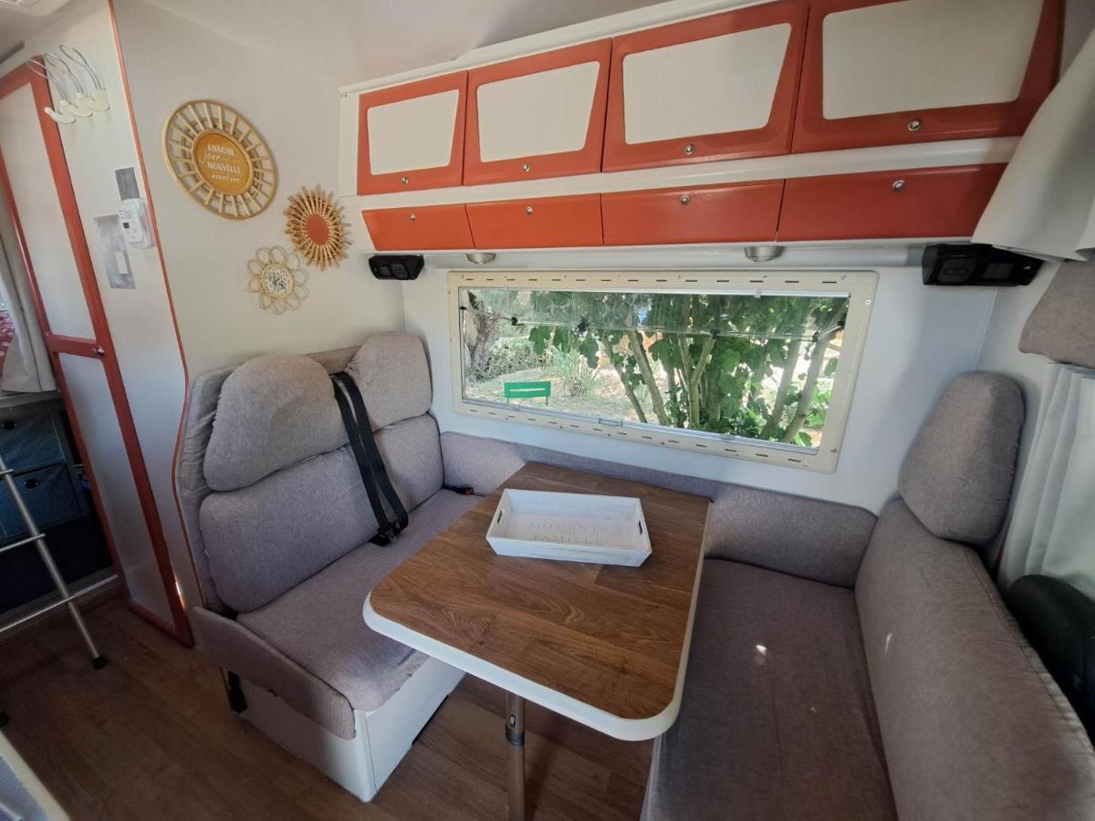Camping Car A 3 Minutes Du Parc Pairi Daiza Hotell Brugelette Exteriör bild